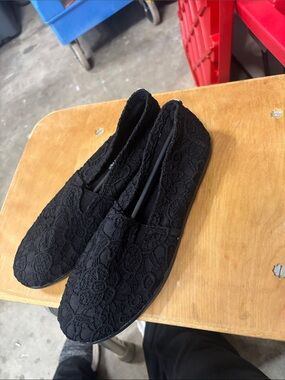 Airwalk size 8 black shoes